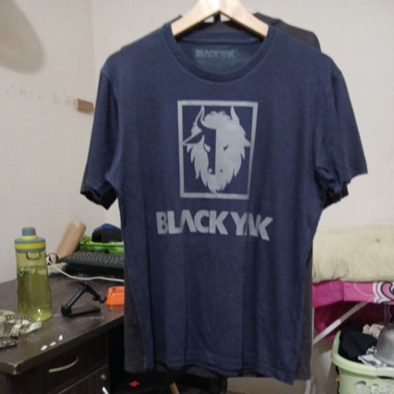 Kaos katun lembut BLACKYAK second Original warna navy pekat LD 108cm Pjg 68cm mulus minus lost taq