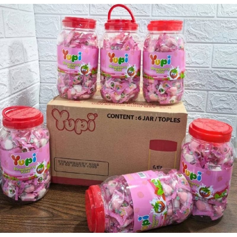 

PER KARTON // YUPI STRAWBERRY KISS 300GR 6 TOPLES