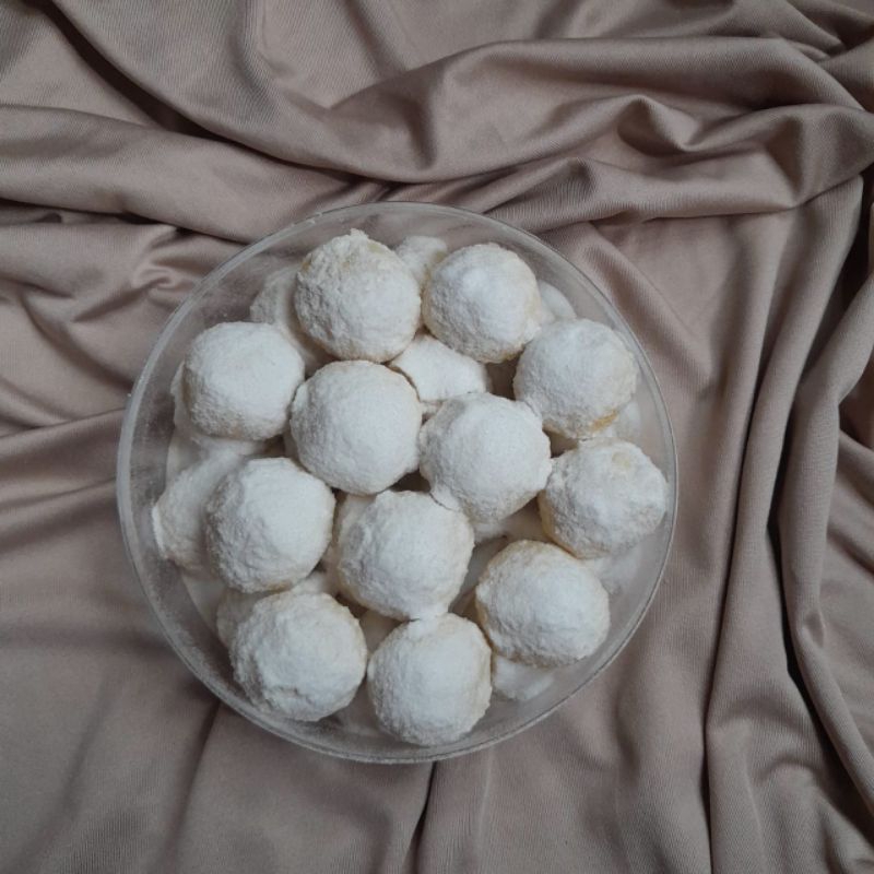 

Kue Putri Salju