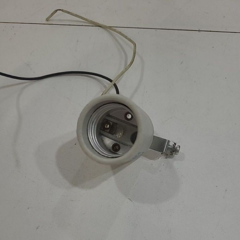 Fitting keramik e27 untuk sparepart lampu hias