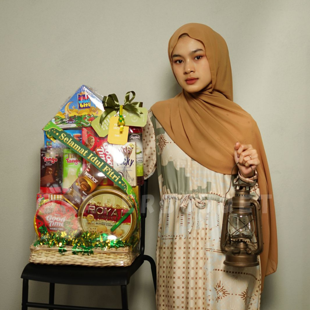 

Parcel lebaran idul fitri | parcel makanan snack lebaran munggahan ramadhan | Hampers lebaran