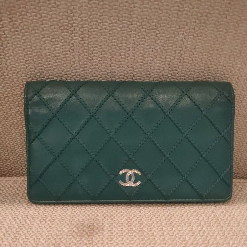 preloved Chanel wallet green