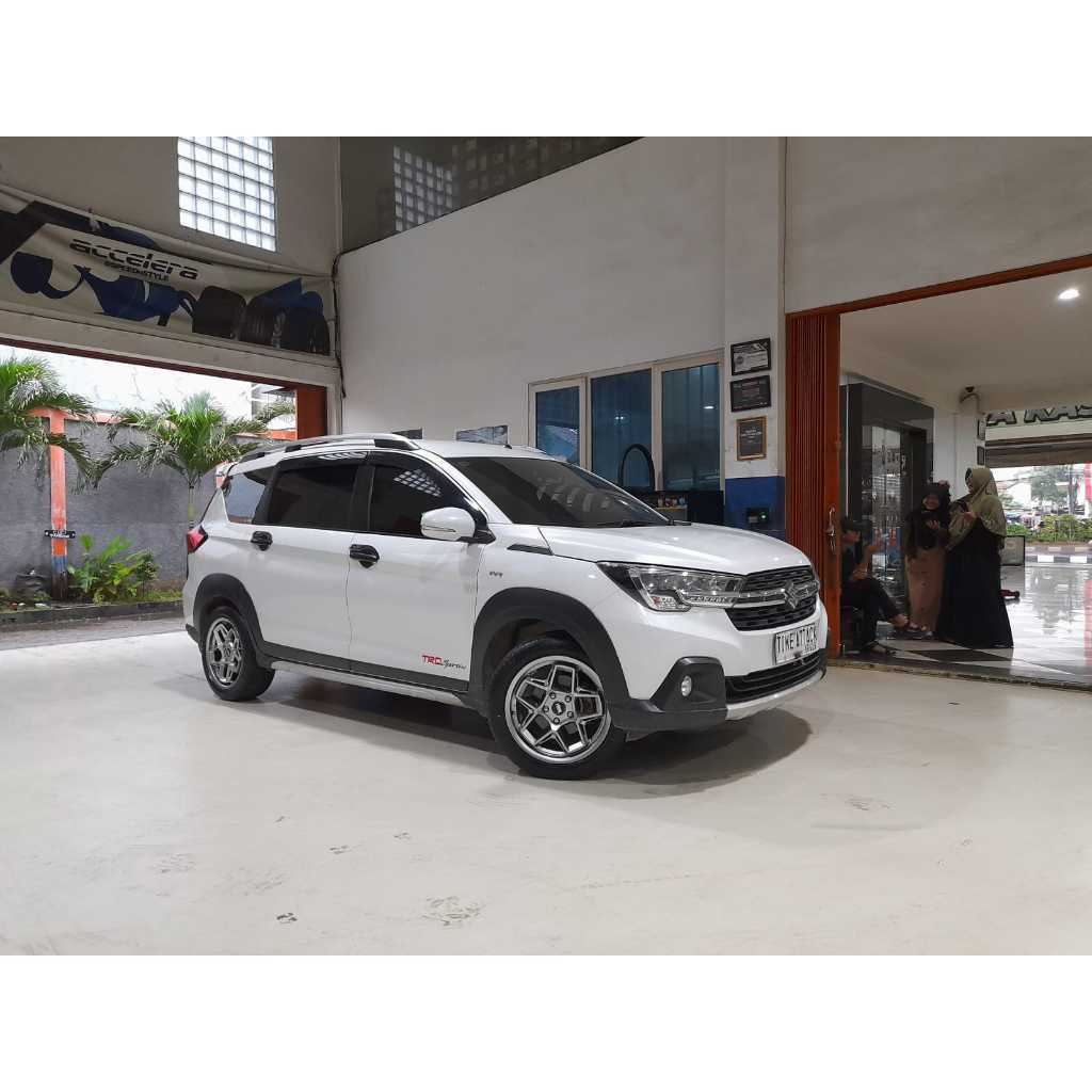 Velg Racing Untuk Mobil Suzuki XL7 Merk HSR Wheel Tipe Wasile R17