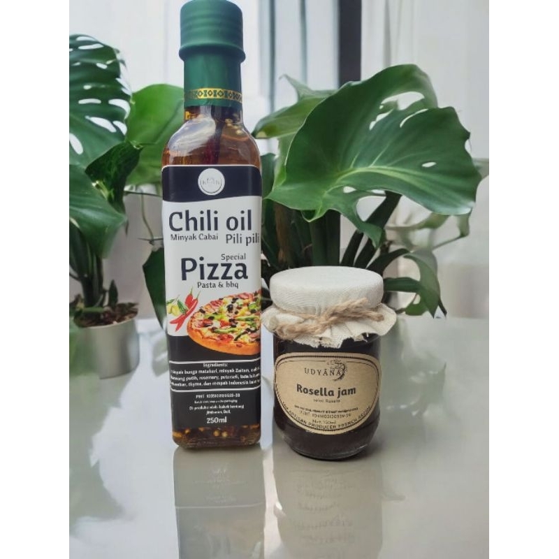 

UDYANA PAKET PREMIUM HERBS INFUSION CHILLI OIL & SELAI ROSELLA