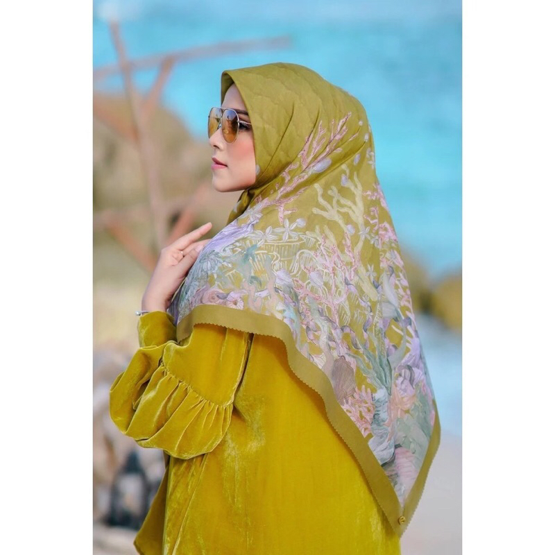 BUTTONSCARVES X DISNEY VOAL SQUARE XL LITTLE MERMAID MUSTARD RARE ITEM