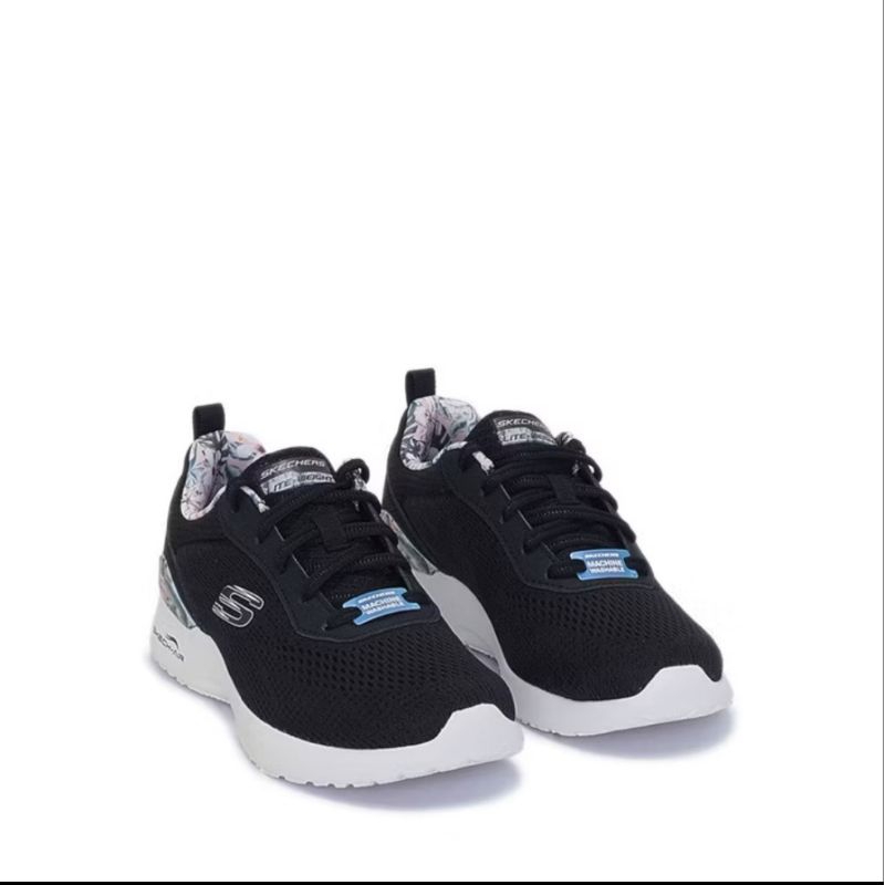 SKECHERS AIR DYNAMITE 37 (NEW) BLACK AND WHITE - Sports Station Official Shop
