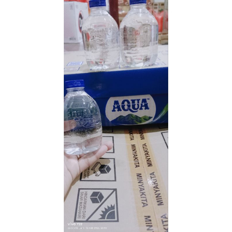 

Aqua Botol Mungil