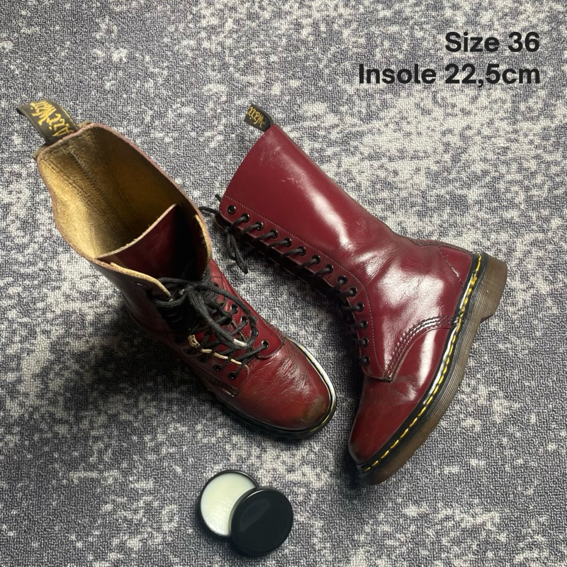 dr martens docmart 14 eyelet red cherry