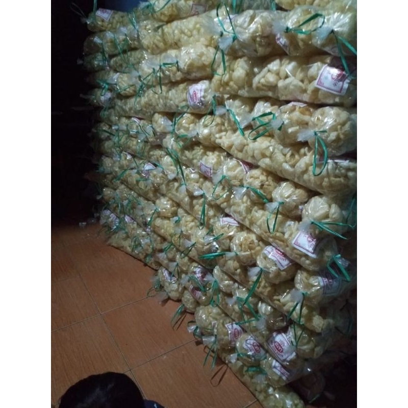 

Krupuk Rambak Kulit Sapi Merk Laris Asli Solo