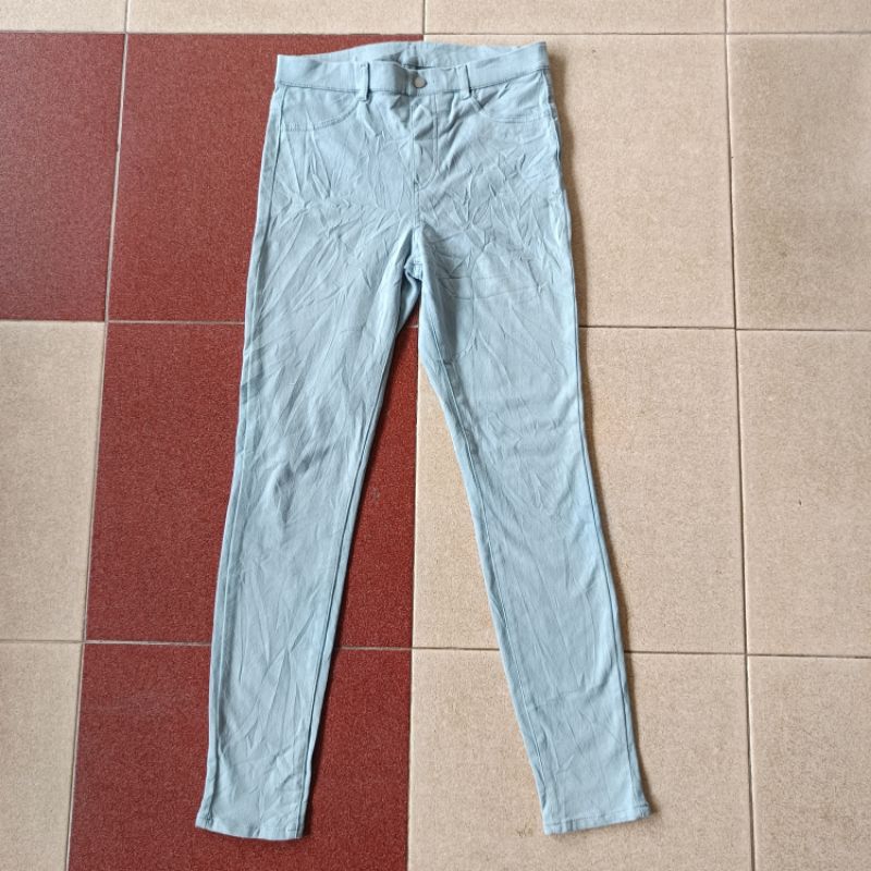 celana legging uniqlo heattech L.94