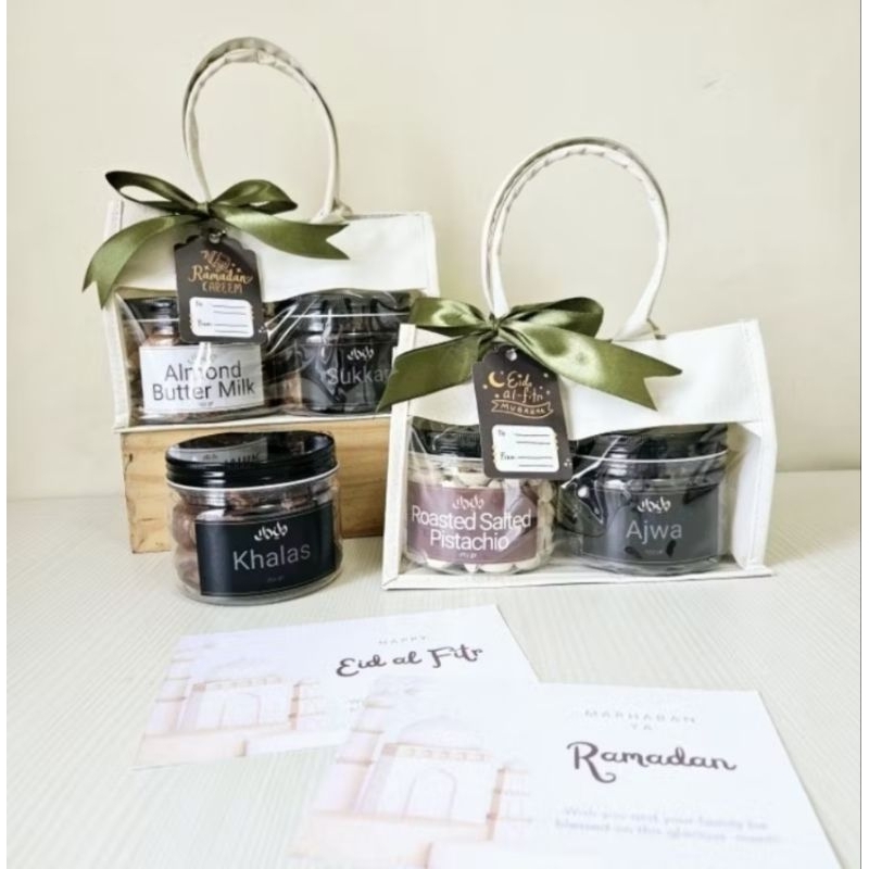 

Souvenir Hampers Kurma oleh oleh Lebaran Idul Fitri Haji Umroh