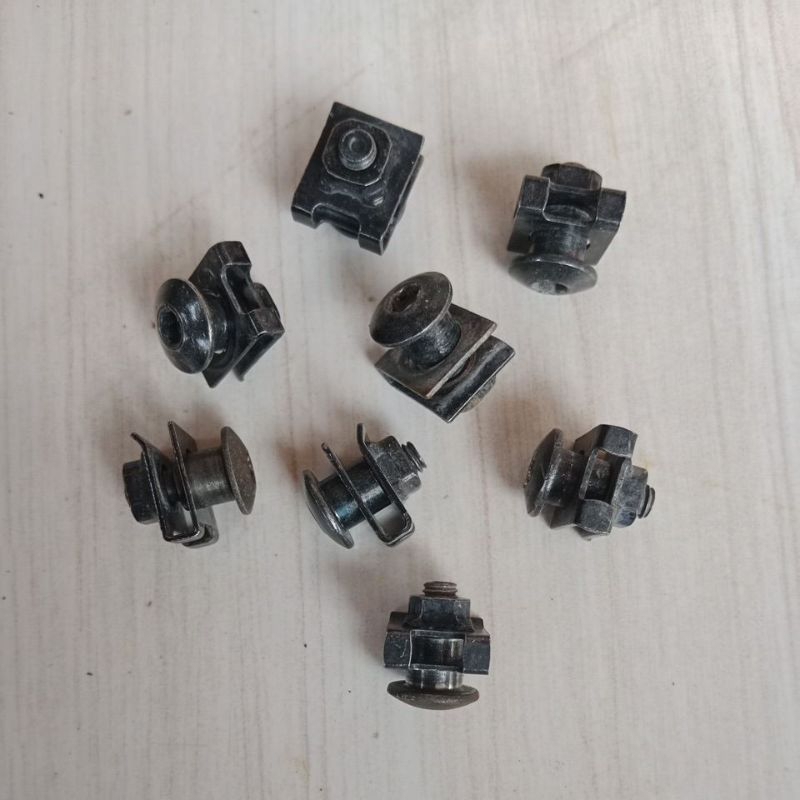 Baut batok lampu depan crf 150 original