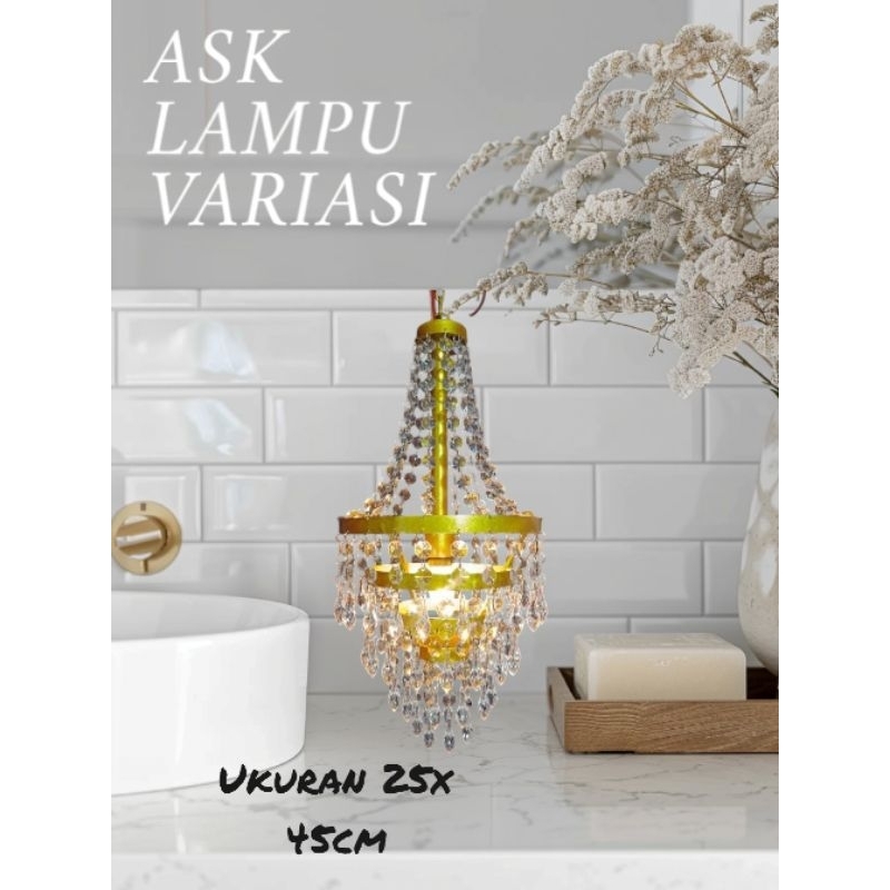 Lampu gantung kristal.