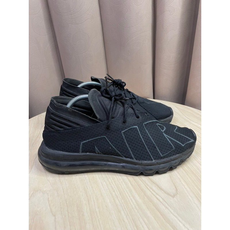 Sepatu Sneakers size 43