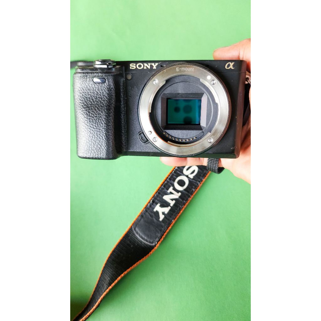 Kamera Sony Mirrorles A6400 bekas (unit only)