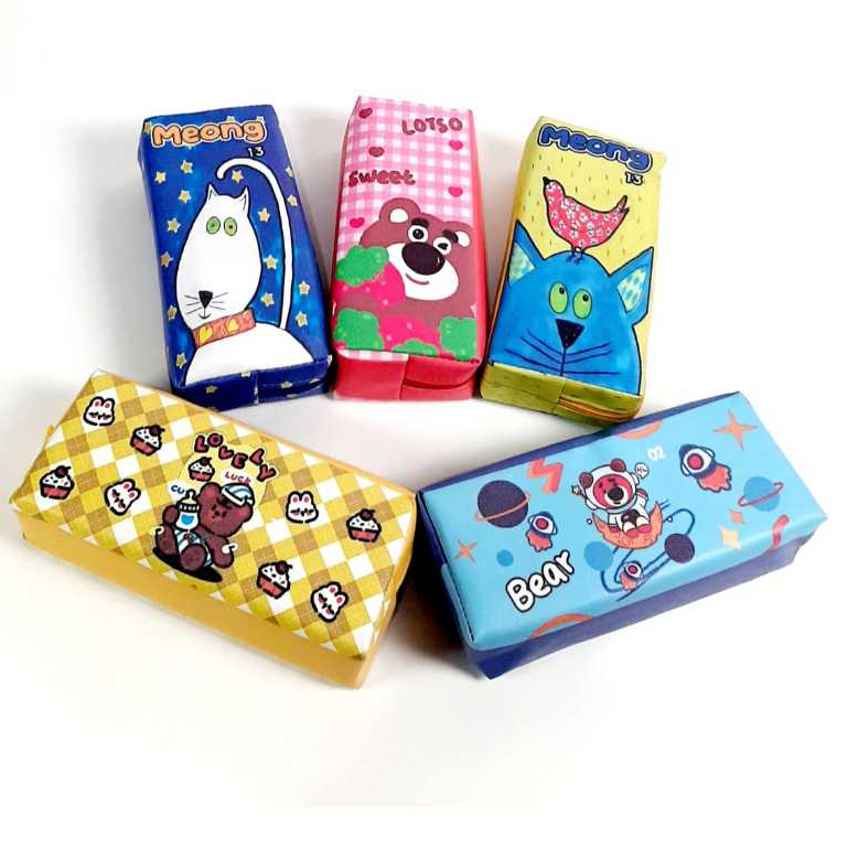 

Grosir Per 1pcs kotak/Tempat pensil kain Sleting Karakter Meong/ Bear/ Lotso