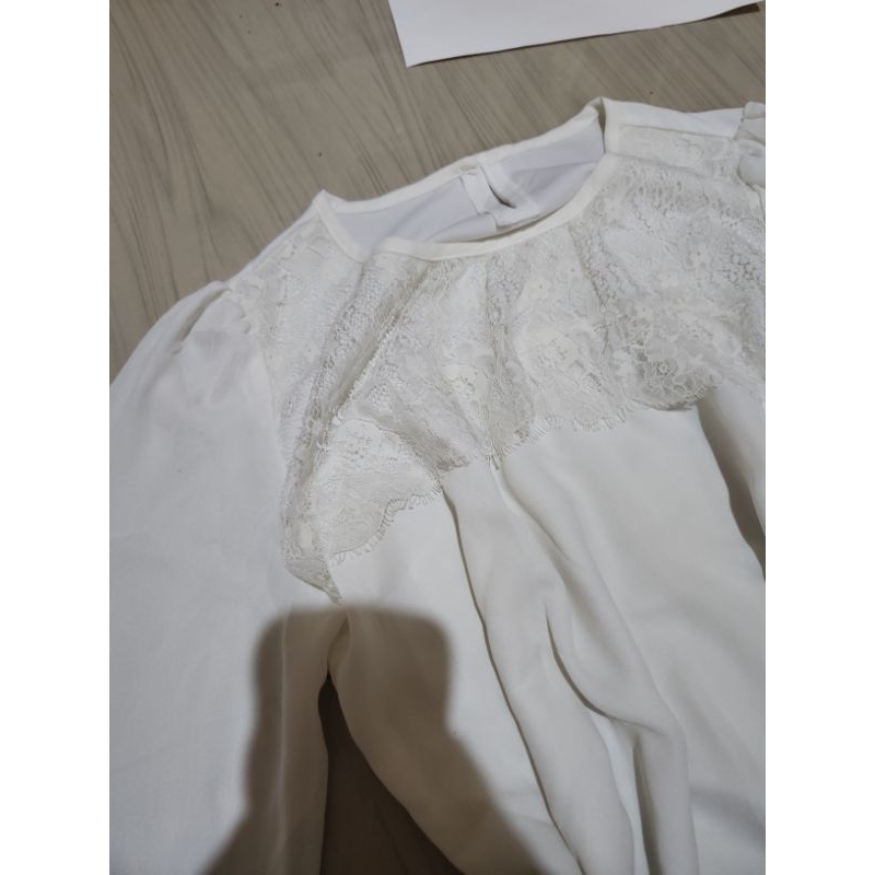Baju pakaian atasan dalaman formal casual chiffon white lace cute kawaii vintage dollette coquette d