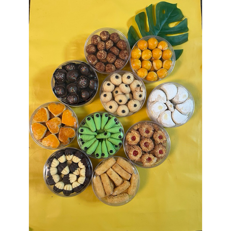 

Paket Cookies Kue Lebaran 10 Toples ukuran 250 ml By TripleL