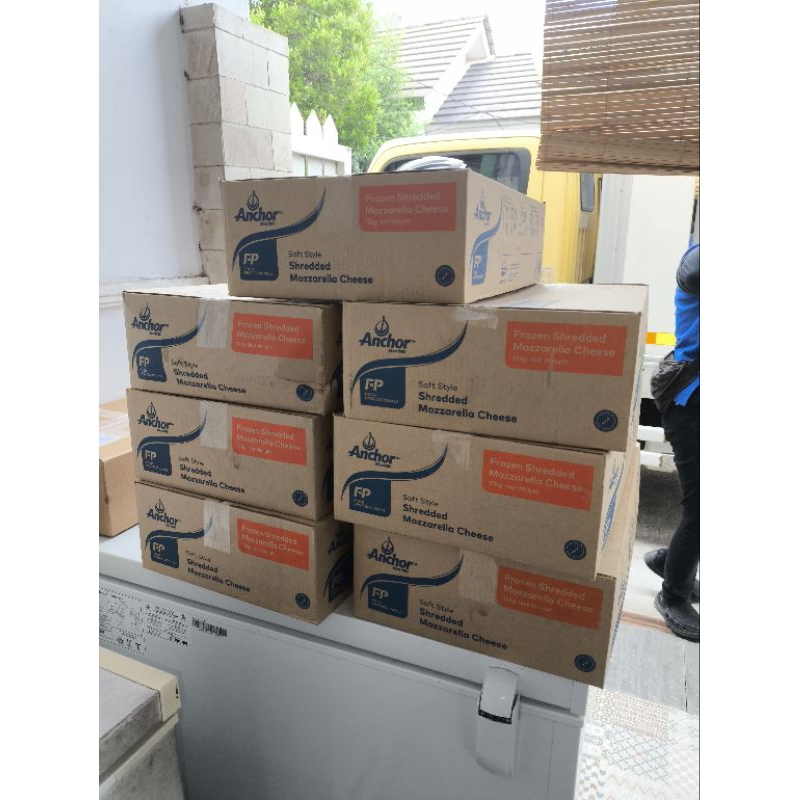 

Anchor mozarella extrastrect 12kg/Keju mozarella parut