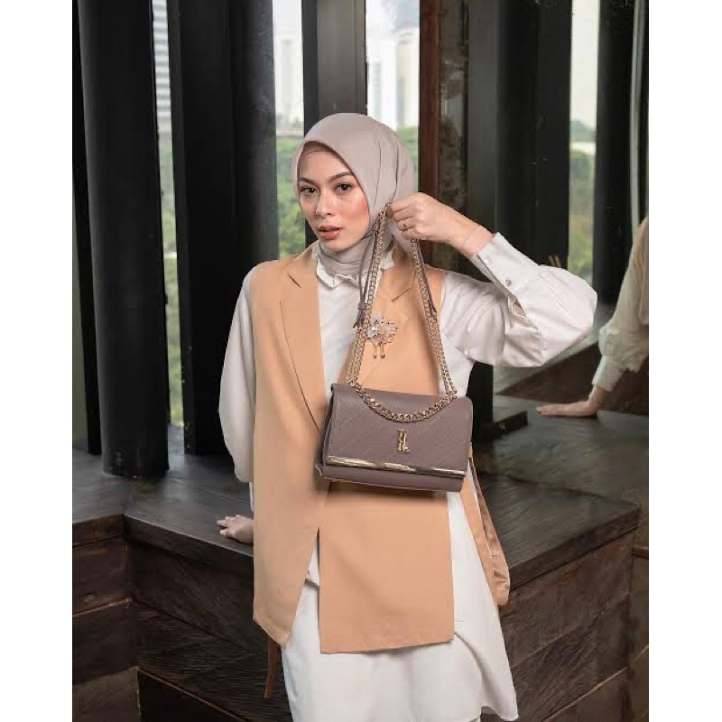 Preloved Heylocal.id Manhattan Bag Taupe Midi