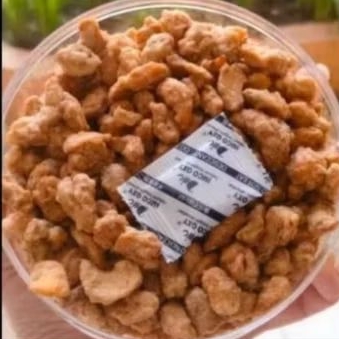 

Kacang Mede Patahan Matang Toples Kacang Mete
