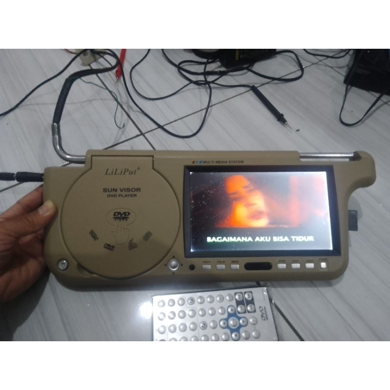 Pelindung Sinar Matahari DVD Player Portable atau sun visor