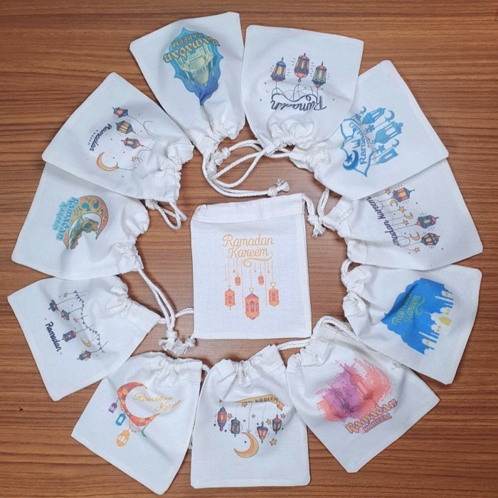 

Pouch Angpao I Pouch Custom Design I Pouch THR lebaran I Tas Serut Kecil kecil I Tas Sovenir I Tas Serut Ramdhan Kareem