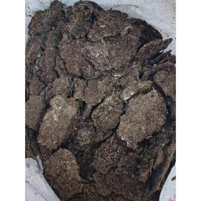 pupuk kandang ayam potong kering (sekam + kotoran ayam potong) per kg