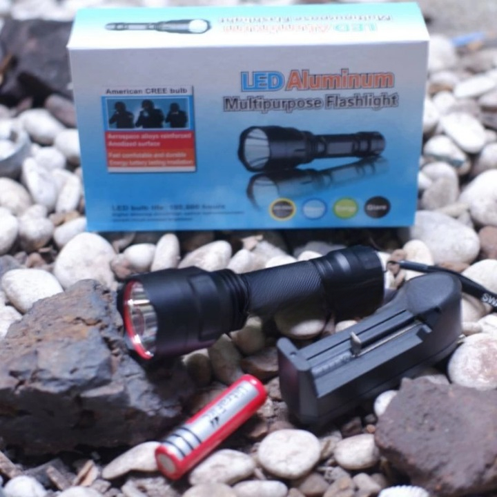 Senter C8 Cahaya Kuning Swat Police