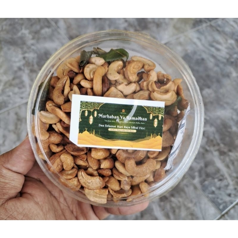

Kacang Mete Patahan asli sulawesi kemasan 250gram