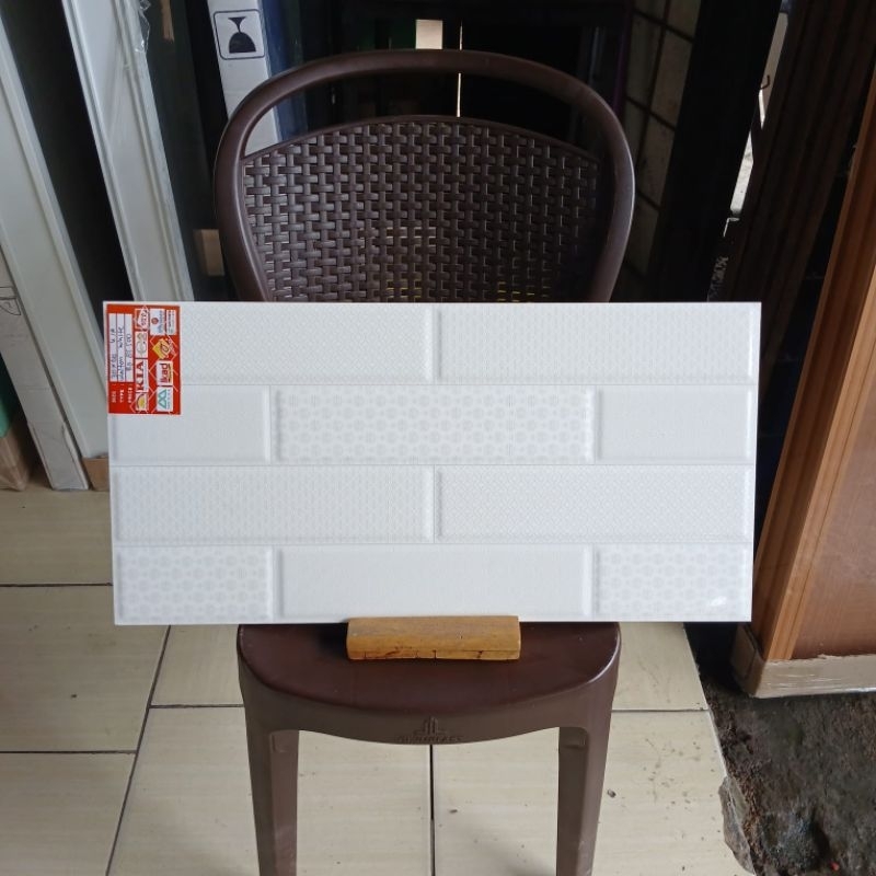 KERAMIK DINDING 30X60 WALTON WHITE / GLOSSY / KIA