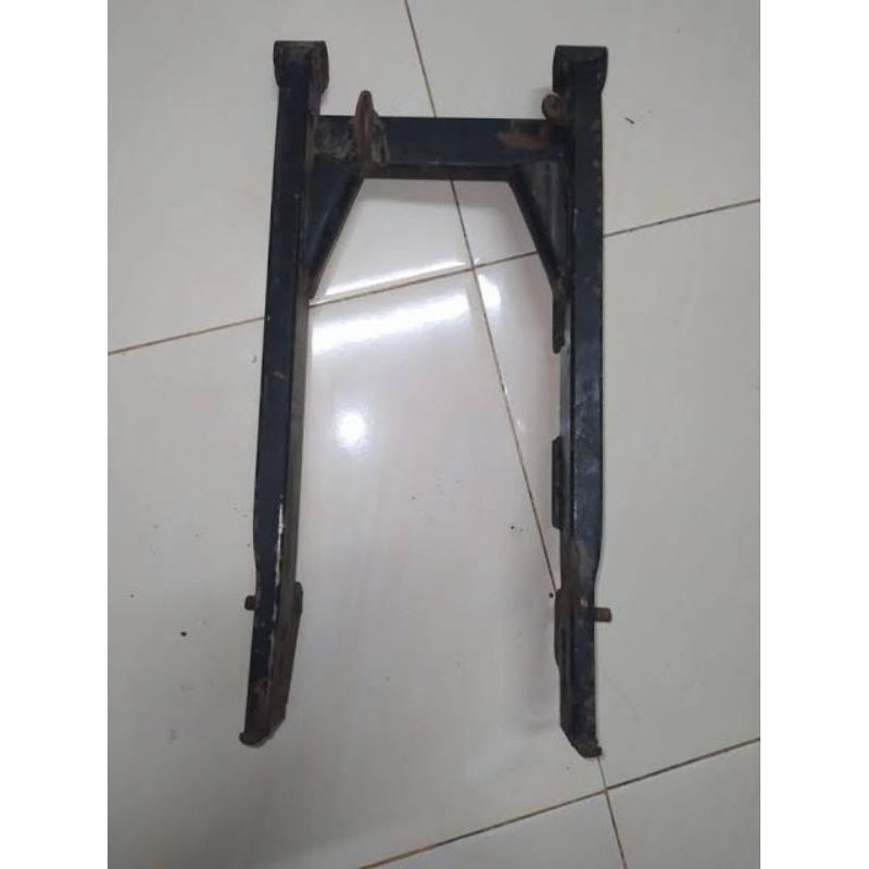 swing arm Astrea grend
