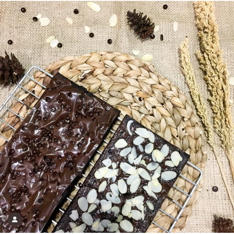 

Pre-Order Fudgy Brownies by Mamandy
