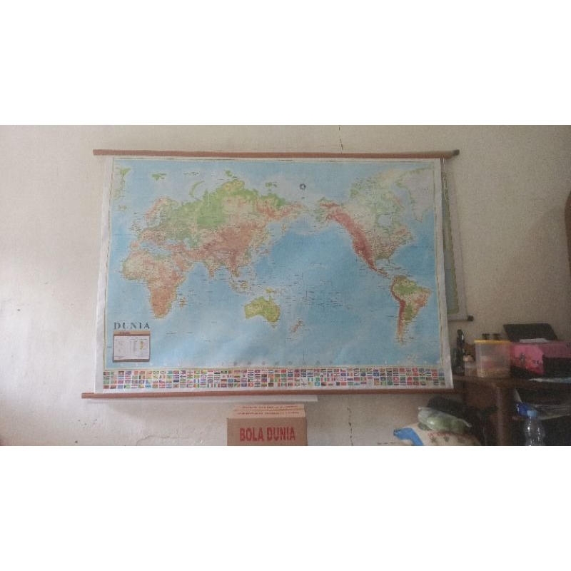 

peta dunia dinding besar