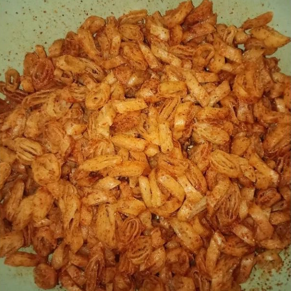 

Lumring(lumpia kering) pedas gurih/Lumring (lumpia kering) pedas daun jeruk/Lumring(lumpia kering) gurih cemilan Food