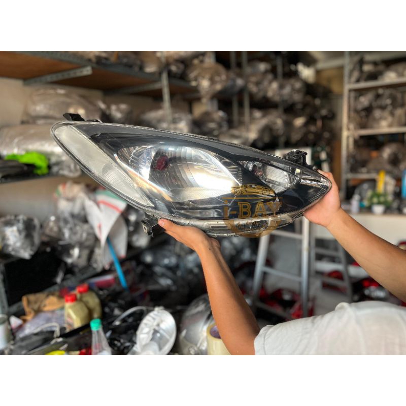 Headlamp Lampu Depan Mazda 2 lama Mazda 2 old Mazda 2 Original