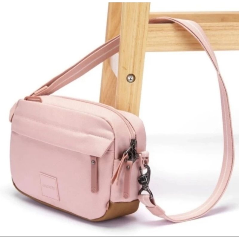 TAS PACSAFE GO ANTI-THEFT CROSSBODY BAG -