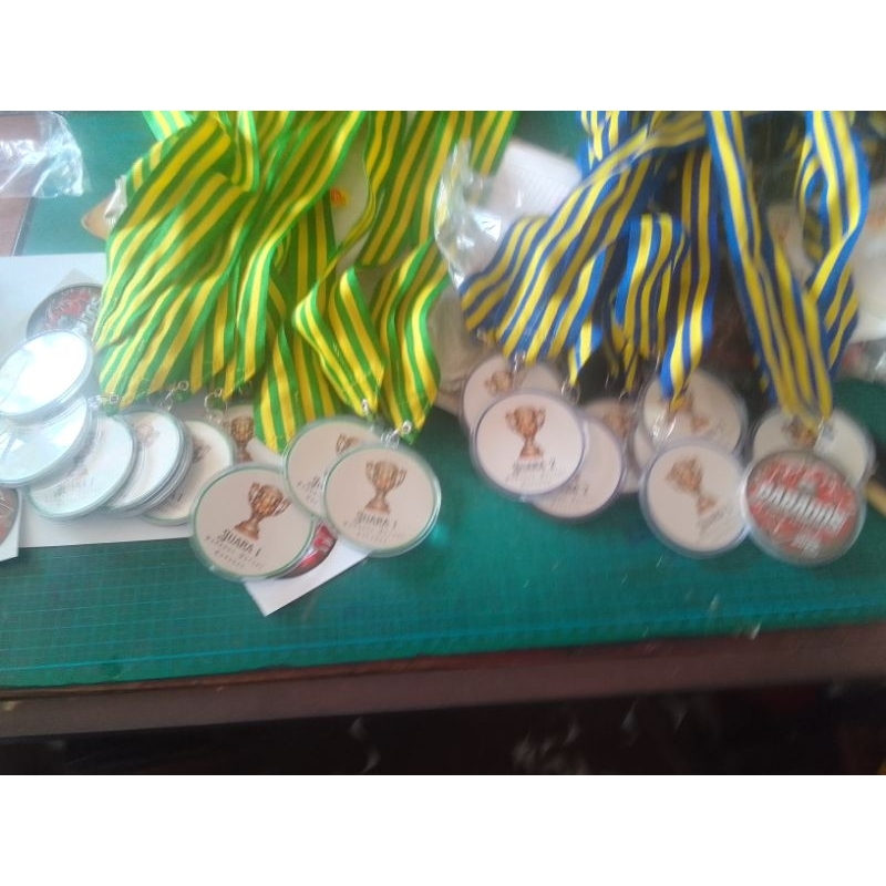 

MEDALI AKRILIK INSERT PAPER