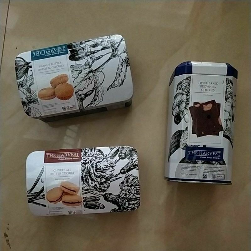 

Kaleng Kosong Bekas Kue Biskuit