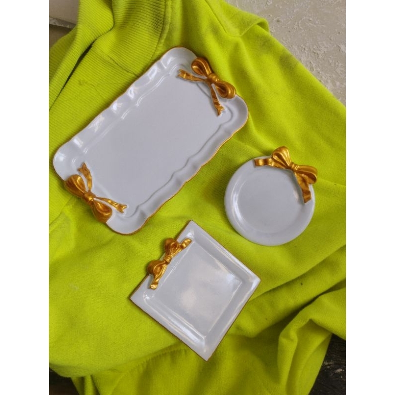

tray pita gold 3 pieces kotak bulat