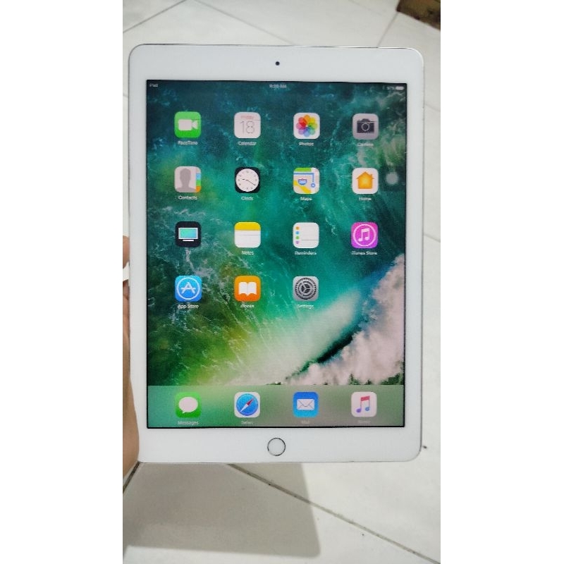 Second iPad Pro 9.7 128gb ex iBox resmi Wifi only batangan mulus likenew normal Murah !!