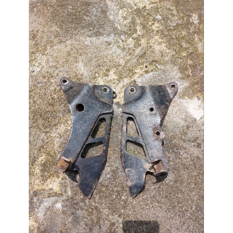 Postep Footstep Belakang Suzuki Crystal Tune Original