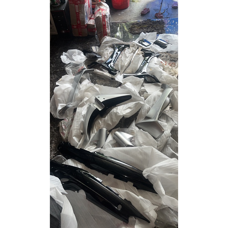 bodi set f1zr silver hitam 2001-2002 original hitam silver