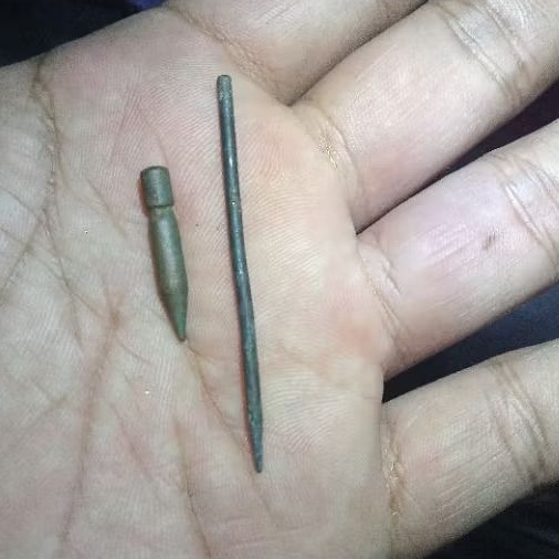 sepasang pusaka perunggu temuan