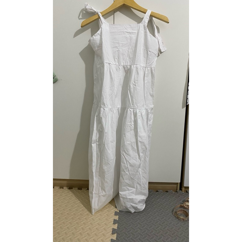 dress putih pantai