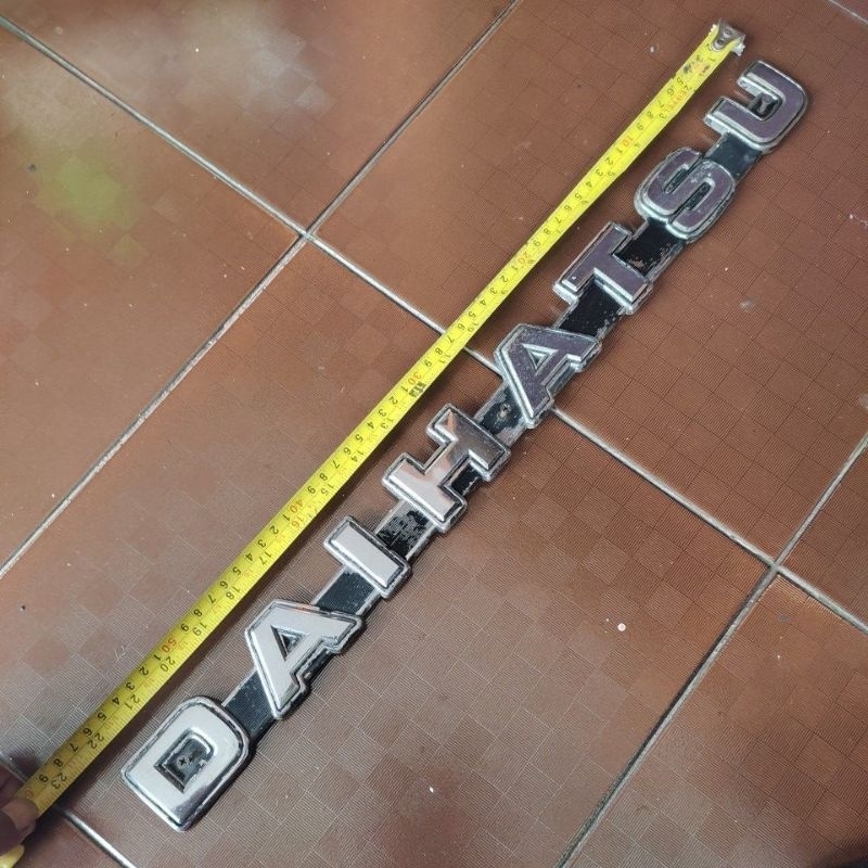 Emblem gril Daihatsu Hijet 55 wide s10p second original chrome