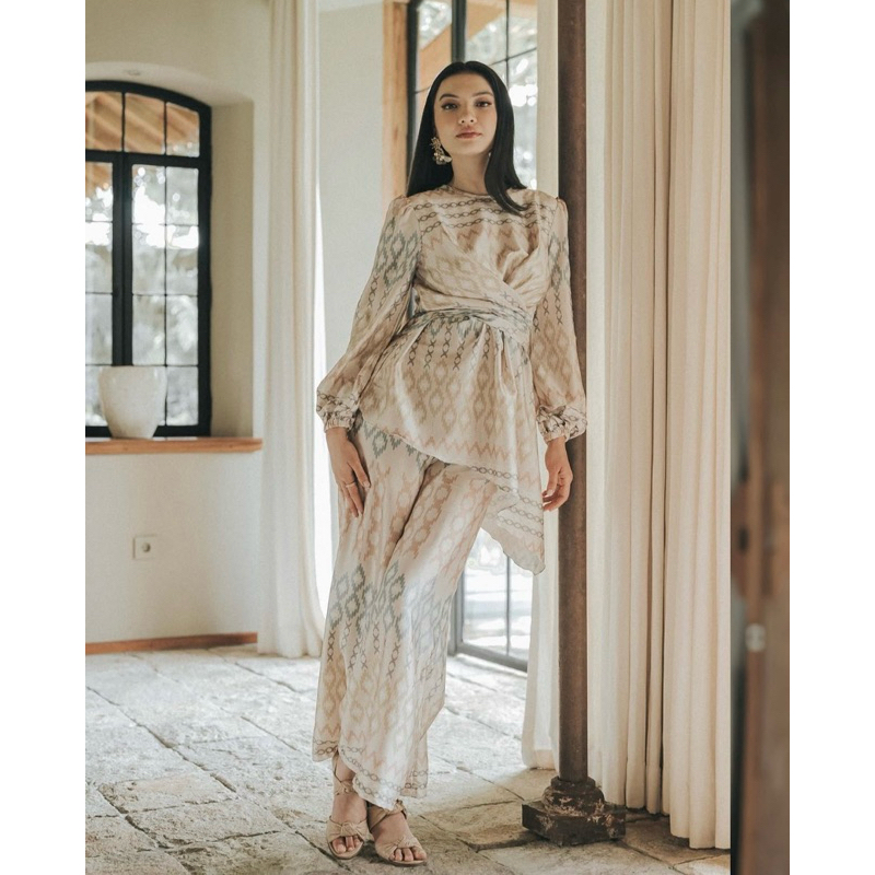 Bundling Kanawa Blouse & Kanawa Pants