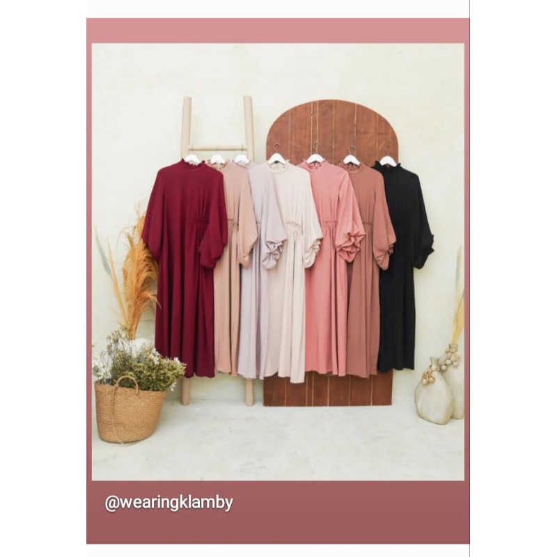 Dress Wearingklamby PL