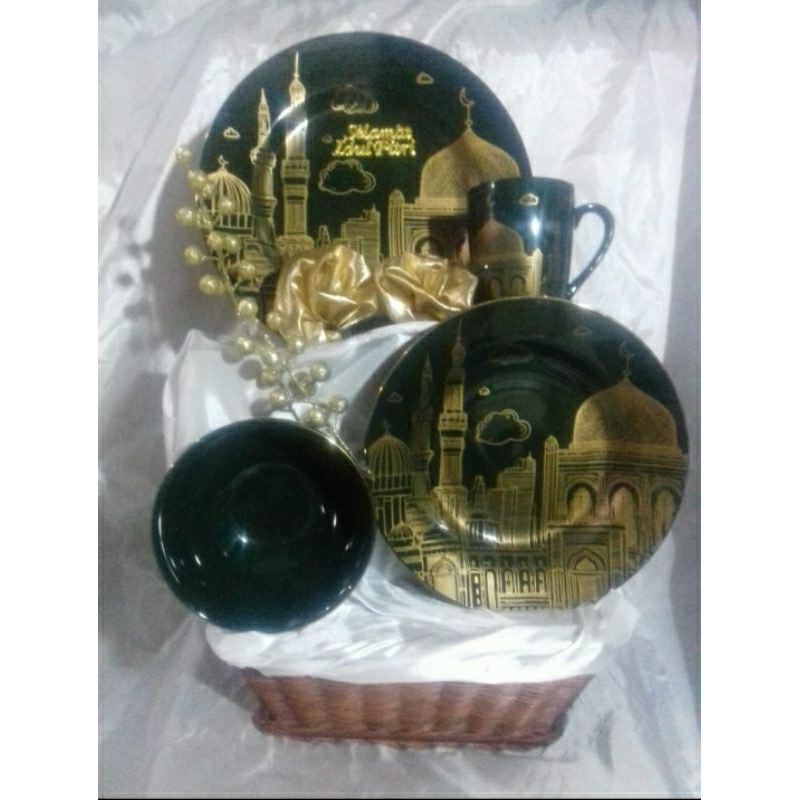 

parcel lebaran keramik 2025(c)