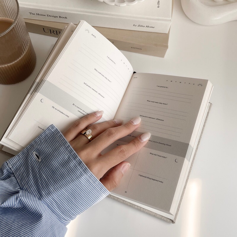 

bib Gratitude Journal / Journal Book / Buku Jurnal / Journal Book Aesthetic / DAILY LOG GRATITUDE